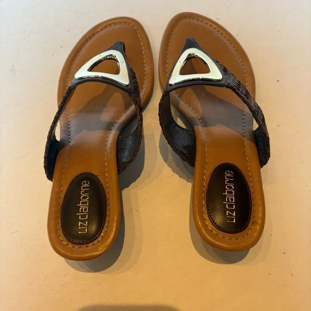 Liz Claiborne Women's Elegant Brown Wedge Sandals Thong Style Size 6M